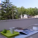 Staynfeel 02 Апартаменти *